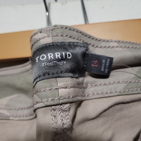 Torrid Camo Pants - Picture 2 of 2